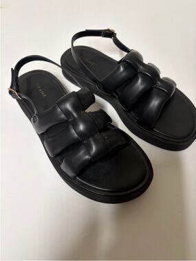 FRAME Le Weston Sandal Black Quilted Leather Flat Sandals  Adjustable Strap